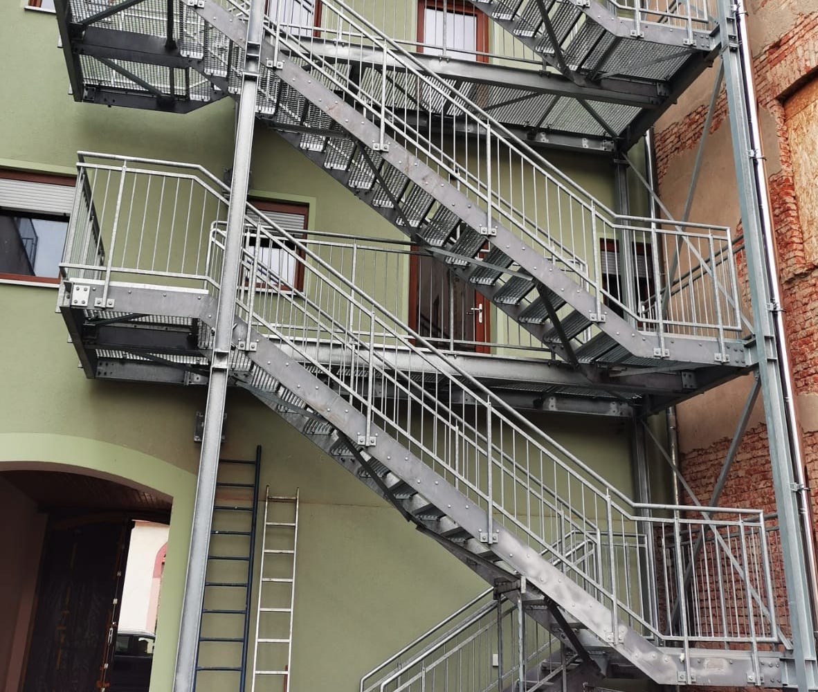 Außenliegende Treppen - Fluchttreppen und Rettungstreppe